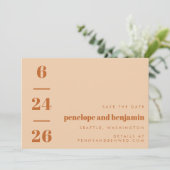 Groovy Retro 70er Earthy Brown Neutrals Mod Weddin Save The Date (Stehend Vorderseite)