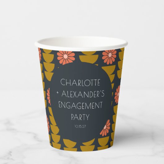 Groovy Retro 70er Floral Custom Engagement Party Pappbecher (Vorderseite)