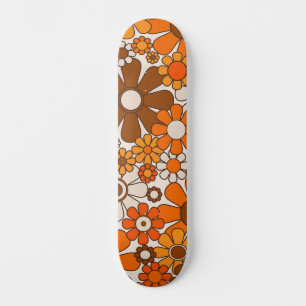Groovy Retro 70er Jahre Blumenmuster Orange und Br Skateboard