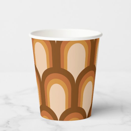 Groovy Retro 70er Muster Design in Braun Hochzeit Pappbecher (Rückseite)