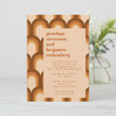 Groovy Retro 70er Muster Design in Brown Wedding I Einladung (Stehend Vorderseite)