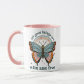 Groovy Retro Butterfly Rainbow Tasse (Links)