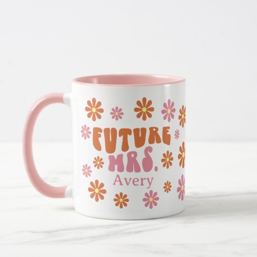 Groovy Retro Daisy Future Mrs. Verlobung Gift Tasse (Links)