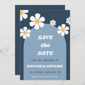 Groovy Retro Dusty Blue Boho Arch & Daisy Muster Save The Date (Vorne/Hinten)