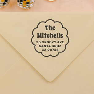 Groovy Retro Gänseblümchen Familienname Rücksendea Gummistempel