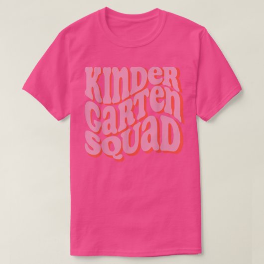 Groovy Retro Kindergarten Crew Kinderlehrer Pink T-Shirt (Design vorne)