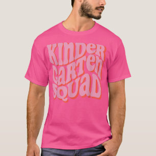 Groovy Retro Kindergarten Crew Kinderlehrer Pink T-Shirt