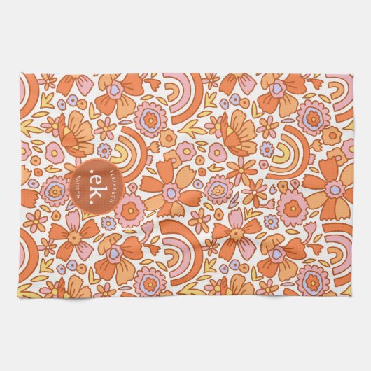 Groovy Retro Orange Florals Monogram Geschirrtuch (Horizontal)