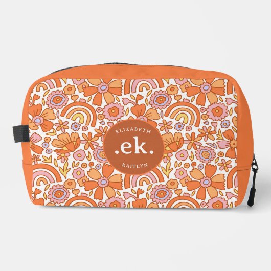 Groovy Retro Orange Florals Monogram Waschbeutel (Vorderseite)