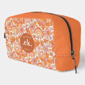 Groovy Retro Orange Florals Monogram Waschbeutel (Rechte Ecke)
