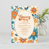 Groovy Retro Sunshine Daisy Baby Shower Einladung (Stehend Vorderseite)