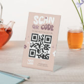 Groovy Retro Trendy Social Media Website QR Code Sockelschild (In SItu)