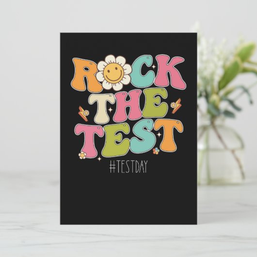 Groovy Rock the Test Motivierend Testing Day Einladung (Stehend Vorderseite)