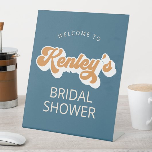 Groovy Schriftart Aquamarin Gelbes Brautparty Empf Sockelschild (In Situ)