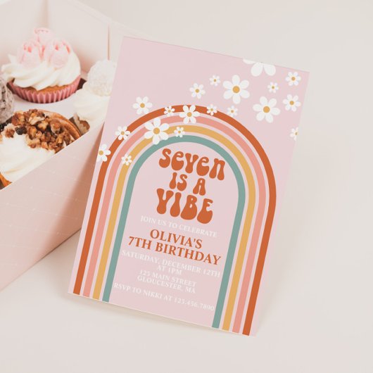 Groovy Seven ist ein Vibe daisy Regenbogen 7. Einladung