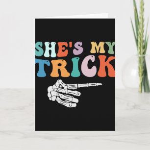 Groovy Sie ist meine Trick-Skelett-Hand-Halloween- Karte