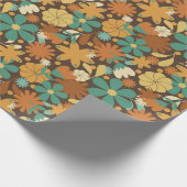 Groovy Sixties Retro Blume Power in Brown Geschenkpapier (Ecke)