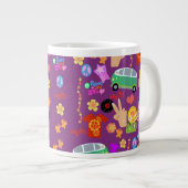 Groovy Sixties Violet Pattern Jumbo-Tasse (Vorderseite Rechts)