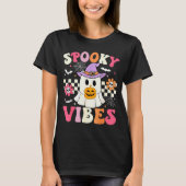 Groovy Soky Vibes Retro Ghost Holding Pumpkin Hall T-Shirt (Vorderseite)