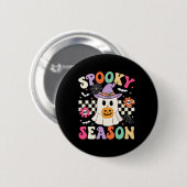 Groovy Spooky Season Retro Ghost Holding Pumpkin H Button (Vorne & Hinten)