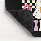 Groovy Spooky Vibes Retro Ghost Holding Pumpkin Ha Mousepad (Ecke)