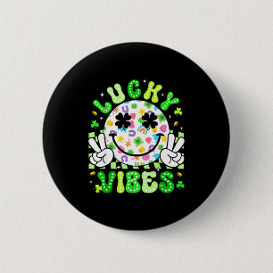Groovy St. Patricks Day Glücksvibes Kleeblatt Frau Button