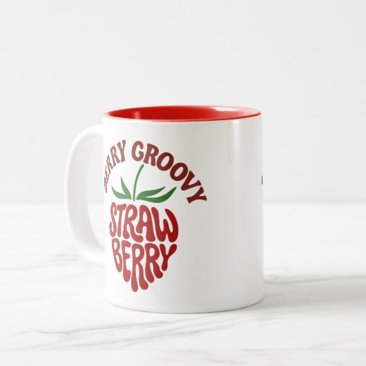 Groovy Strawberry Retro 70er Vibes Zweifarbige Tasse (Vorderseite Links)