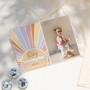 Groovy Sunshine Boho Daisy Rainbow Foto Geburtstag Einladung