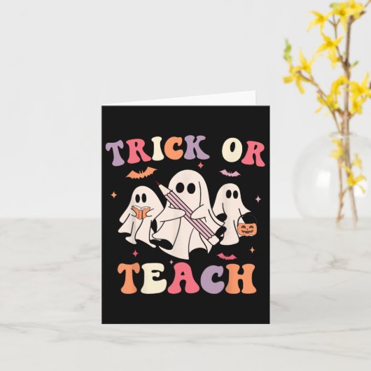 Groovy Teacher Halloween Retro Trick oder Teach Fl Karte (Gelbe Blume)