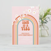 Groovy Ten ist ein Vibe daisy Regenbogen 10. Gebur Einladung (Stehend Vorderseite)