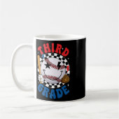 Groovy Third Grade Team Baseball Erster Schultag Kaffeetasse (Links)