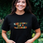 Groovy und Retro Warum bist du kein Vegetarier? T-Shirt<br><div class="desc">Groovy Warum bist du kein vegetarischer T - Shirt? Dieses Design dreht sich um die Frage so häufig gefragt von Vegetarier und Veganer. Angesichts des Nutzens für Gesundheit und Umwelt sollte die wirkliche Frage sein,  warum sie keine Pflanze-basierte Ernährung befolgen.</div>