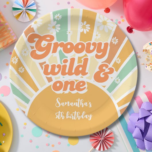 Groovy wild und ein Retro-Kindergeburtstag Pappteller