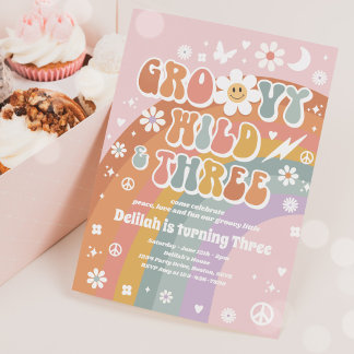 Groovy Wild und Three Hippie 3. Geburtstag Party Einladung