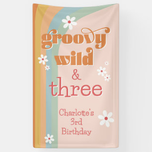Groovy Wild und Three White Daisy Girl's Birthday Banner