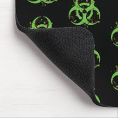 Gross Grungy Green Biogefährdung Mousepad (Ecke)