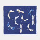 Großartige Libellen in Flight on Dark Blue Fleecedecke (Vorderseite (Horizontal))