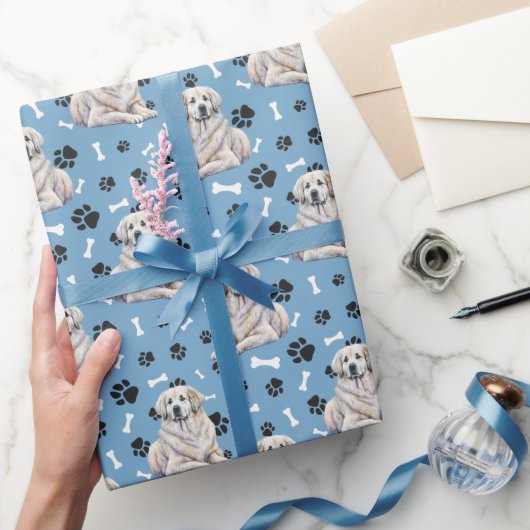 Großartige Pyrenäen Druckmuster auf blau paw Geschenkpapier (Schenken)