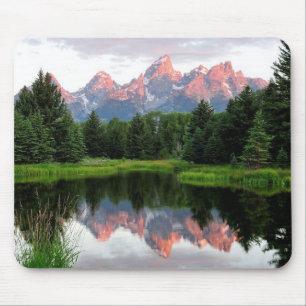 Großartige Teton Reflexionen über dem Biber-Teic Mousepad