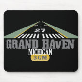 Großartiger Hafen MI - Flughafen-Rollbahn Mousepad (Vorne)