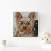 Großartiger Yorkshire Terrier Quadratische Wanduhr (Zuhause)