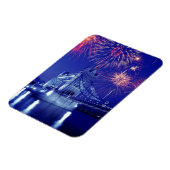 Großbritannien, London. Feuerwerk über dem Turm Magnet (Linke Seite)