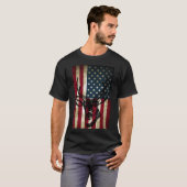Große amerikanische Flagge Patriotic Deer Junting T-Shirt (Vorne ganz)