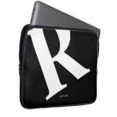 Große Anfangsphase | Moderne Typografie | Schwarz Laptopschutzhülle (Vorne Rechts)