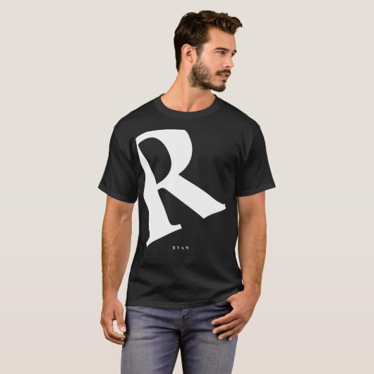 Große Anfangsphase | Moderne Typografie | Schwarz T-Shirt (Vorne ganz)