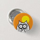 Große Augen Halloween Cartoon Eule und Mond Orange Button (Vorne & Hinten)