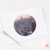 Große Aussicht auf Manhattan bei Sonnenuntergang Runder Aufkleber (Umschlag)
