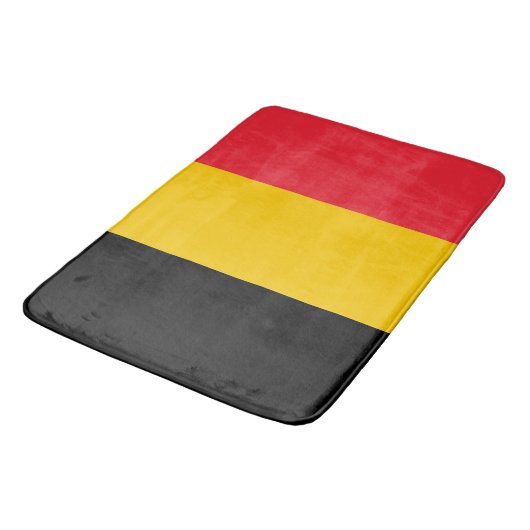 Große Badematte mit Flagge Belgiens (Schrägansicht)