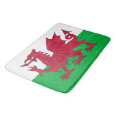 Große Badematte mit Wales-Flagge (Schrägansicht)