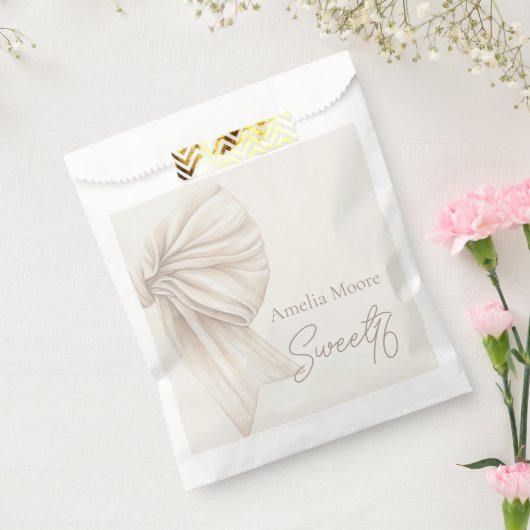 Große Beige Bow Boho Sweet 16 Geschenktütchen (Versiegelt)